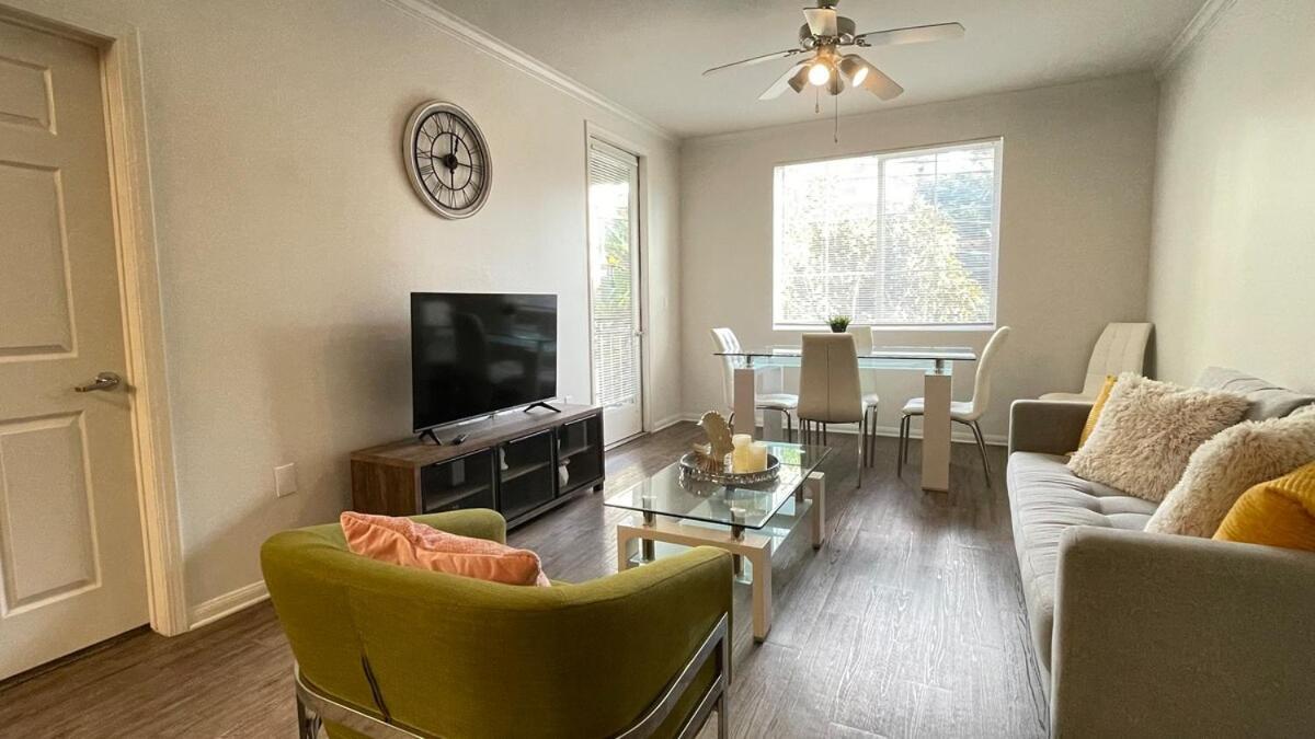 Cozy 2 Bed Oasis Near Venice And Full Of Charm And Comfort Apartment